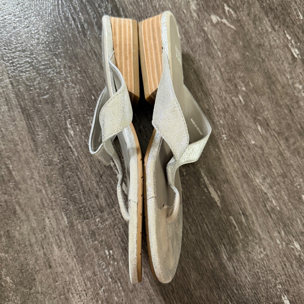 Eileen Fisher Metallic Silver Leather Wedge Flip Flop Sandals Women Size 8 - Picture 6 of 8